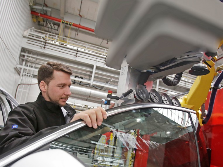 Entwicklung der neuen Türen-Montage-Anlage Opel Werk Rüsselsheim