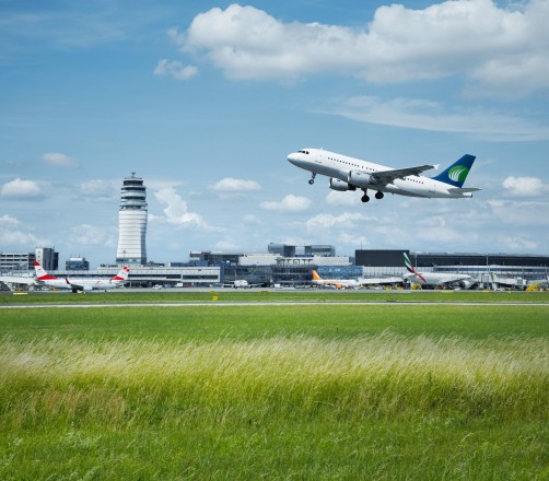 Flughafen Wien: fast 227.000 Flugbewegungen im Jahr 2015.