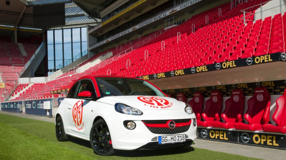 Eröffnungsspiel in der OPEL ARENA - Opel POST