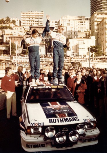 258477_Zum zweiten mal gewinnen Walter Röhrl und Christian Geistdörfer auf Opel Ascona B 400 Rothmans die Rallye Monte Carlo und werden auch Weltmeister. (1982)