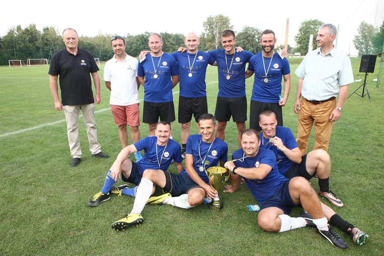 Zwycięzcy turnieju - drużyna „Eaglesias Teeam”.