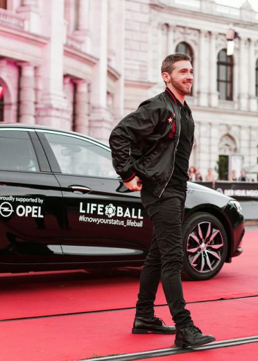 Auch Nathan Trent ließ sich im Insignia zum Life Ball chauffieren.